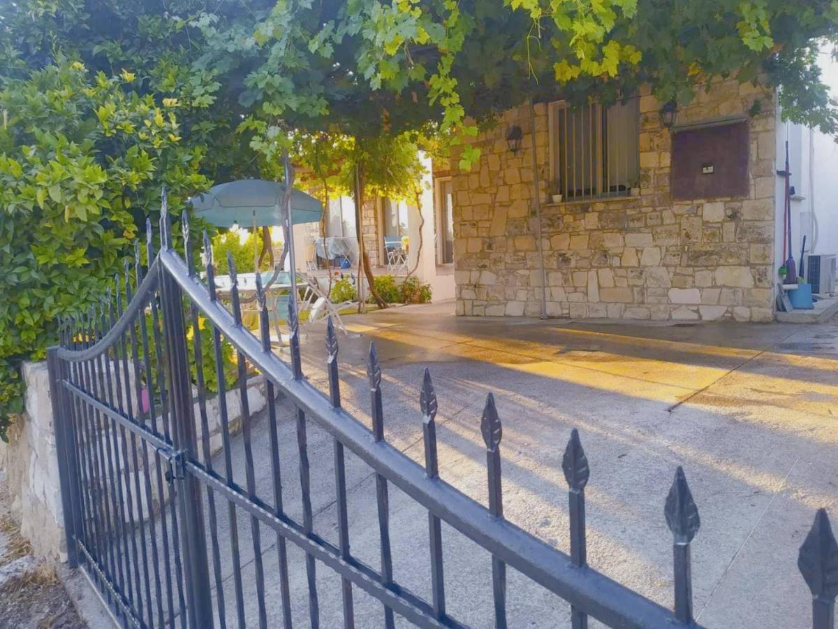 Rustic Village Retreat Amargeti Bagian luar foto